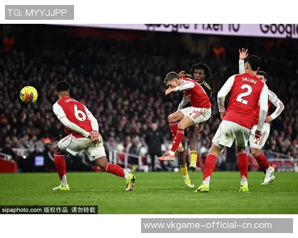 足总杯激战阿森纳与里昂战成平局精彩瞬间引发全场热烈反响